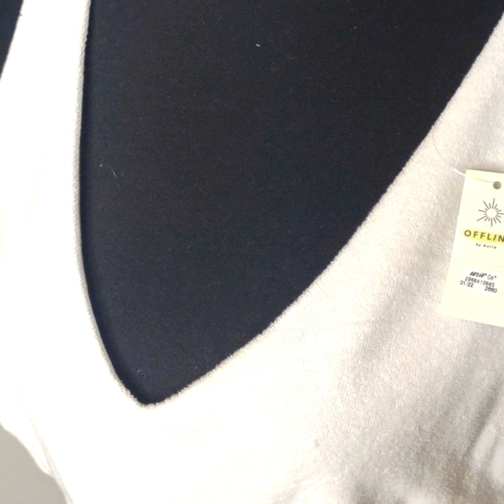 Offline by aerie White lined terry cloth sleeveless crop, size Large, NWT - Picture 5 of 10